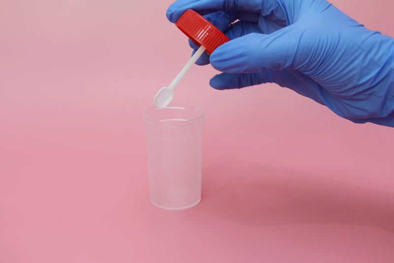 Светлый кал у ребенка: причины и когда нужен врач