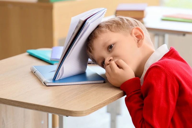 Ребенок грызет ногти: безобидная привычка или тревожный сигнал?