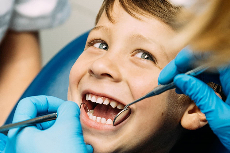 С какого возраста ребенку нужен ортодонт?