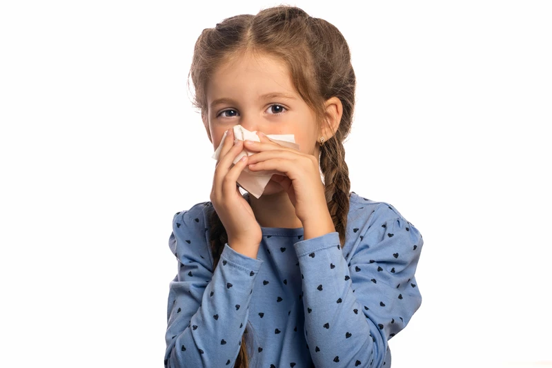 Кровь из носа у ребенка: причины и что делать