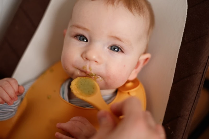 Как вводить прикорм ребенку: подробное описание