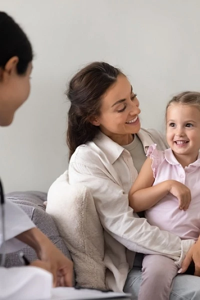 Синехии у девочек: что это значит и что делать