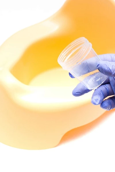 Белый кал у ребенка: причины, виды и когда нужен врач