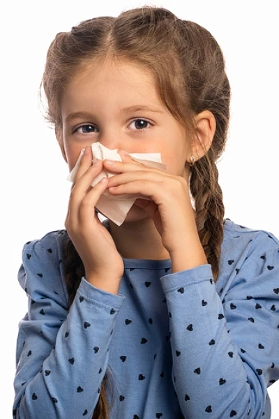 Кровь из носа у ребенка: причины и что делать