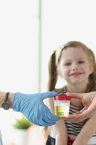 Эритроциты в моче у ребенка: что это значит и что делать